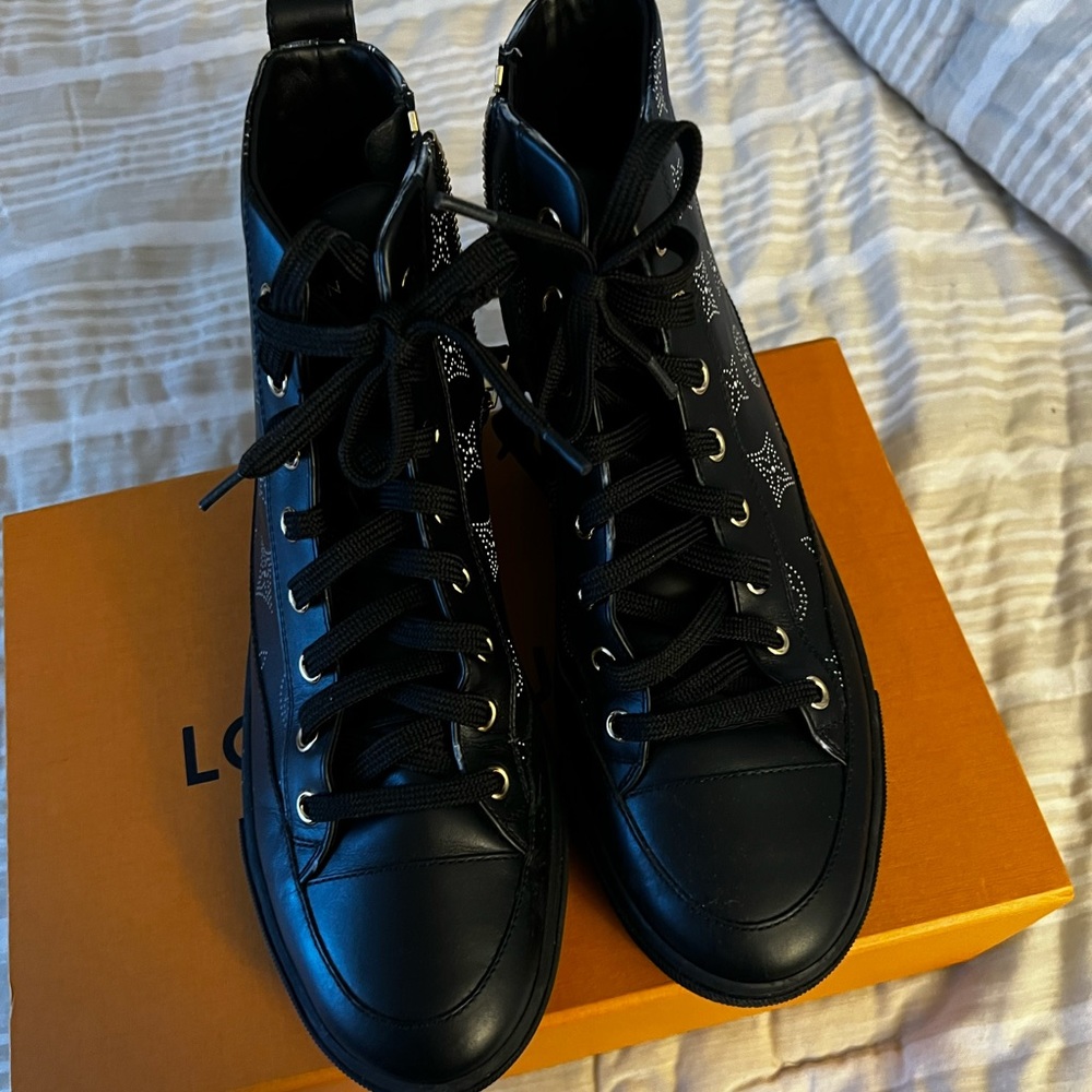 Louis Vuitton women sneaker